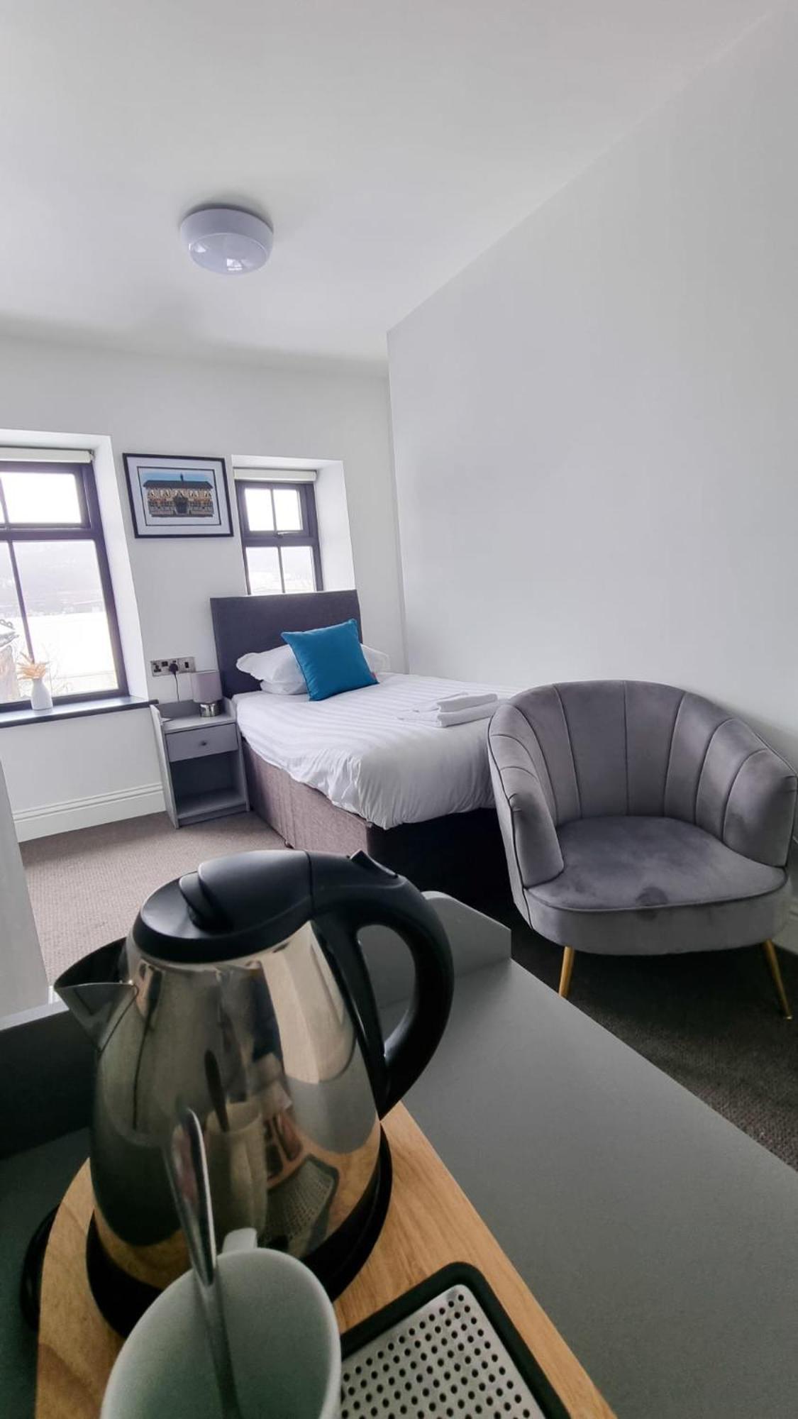 The Friendship Hotel Stocksbridge  Экстерьер фото